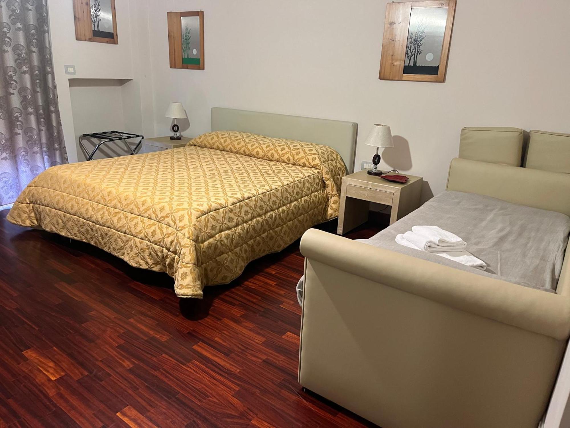 Gioviale Rooms Portici Luaran gambar
