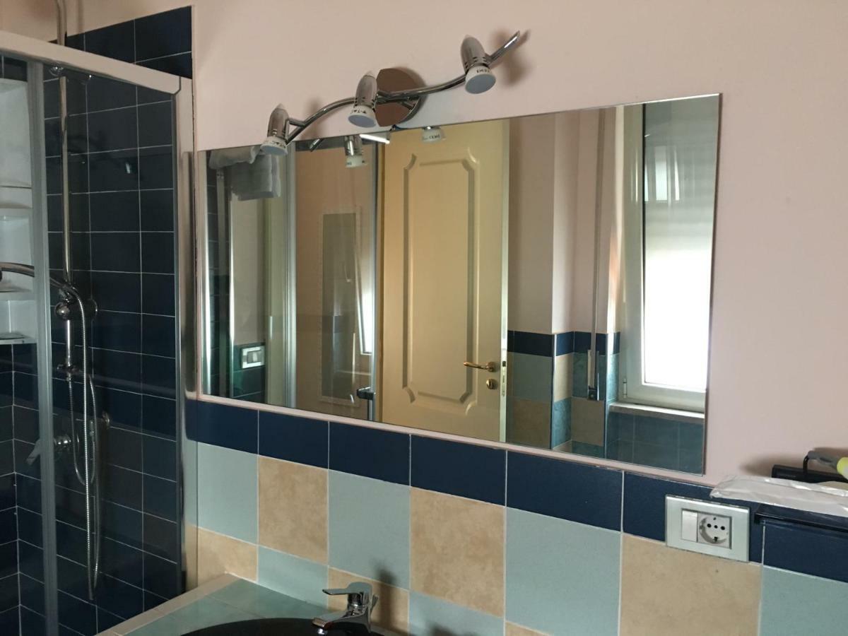 Gioviale Rooms Portici Luaran gambar